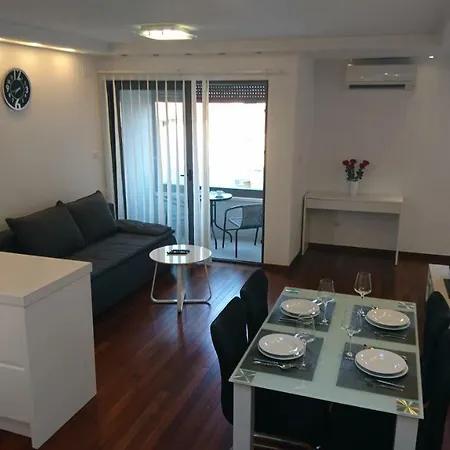 Apartman Nikol Apartment